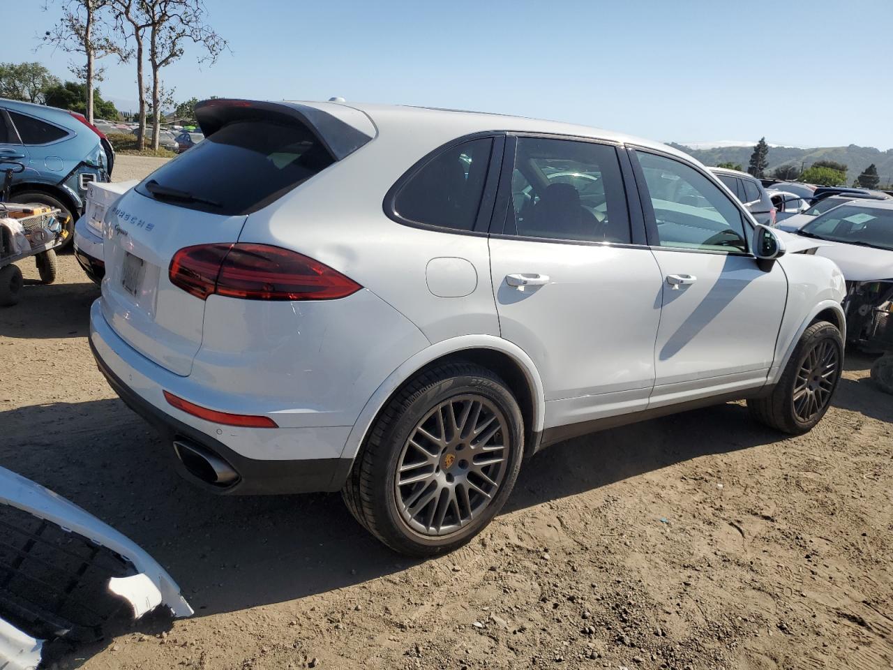 Photo 2 VIN: WP1AA2A26HKA80318 - PORSCHE CAYENNE 