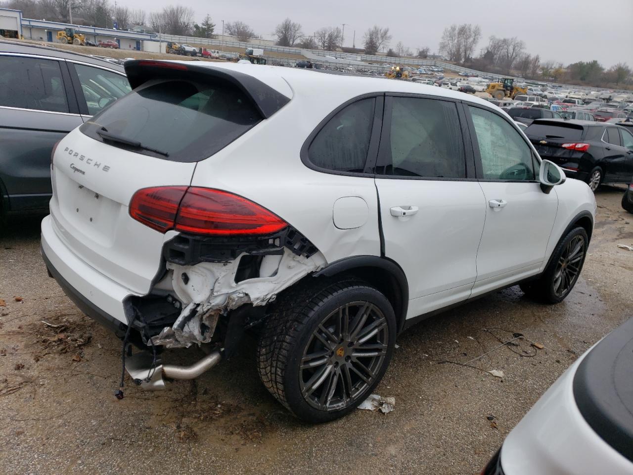 Photo 2 VIN: WP1AA2A27GKA13130 - PORSCHE CAYENNE 