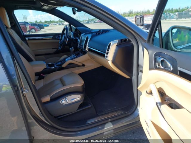 Photo 4 VIN: WP1AA2A27GLA10643 - PORSCHE CAYENNE 