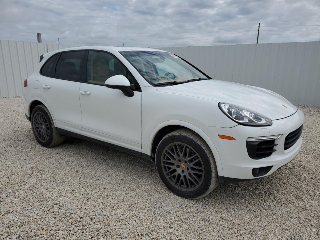 Photo 3 VIN: WP1AA2A27HKA83437 - PORSCHE CAYENNE 