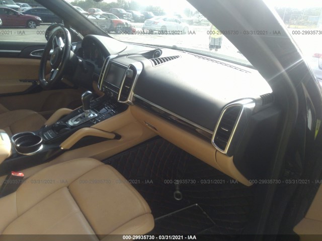 Photo 4 VIN: WP1AA2A29GLA11177 - PORSCHE CAYENNE 