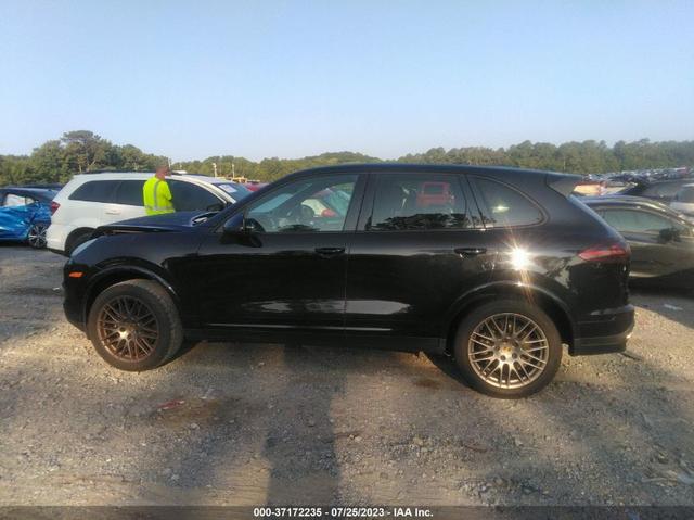 Photo 12 VIN: WP1AA2A29HKA81222 - PORSCHE CAYENNE 