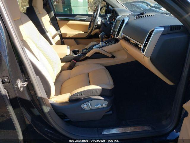 Photo 4 VIN: WP1AA2A2XGKA13302 - PORSCHE CAYENNE 