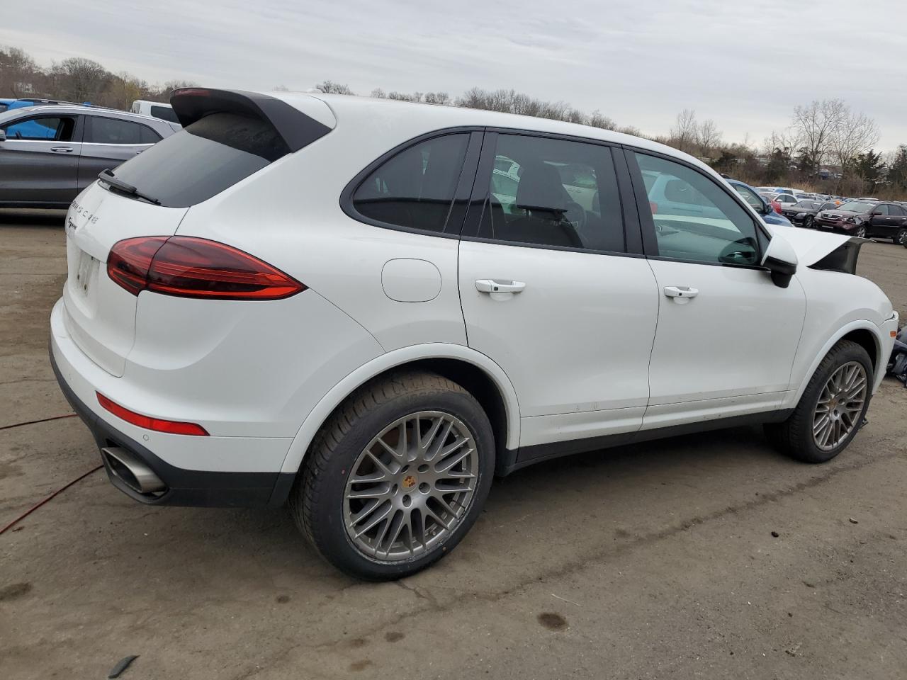 Photo 2 VIN: WP1AA2A2XJKA05787 - PORSCHE CAYENNE 