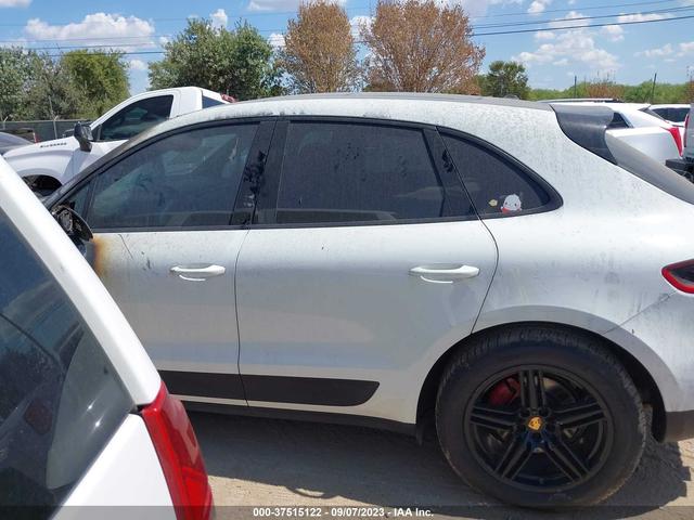 Photo 13 VIN: WP1AA2A50HLB82735 - PORSCHE MACAN 