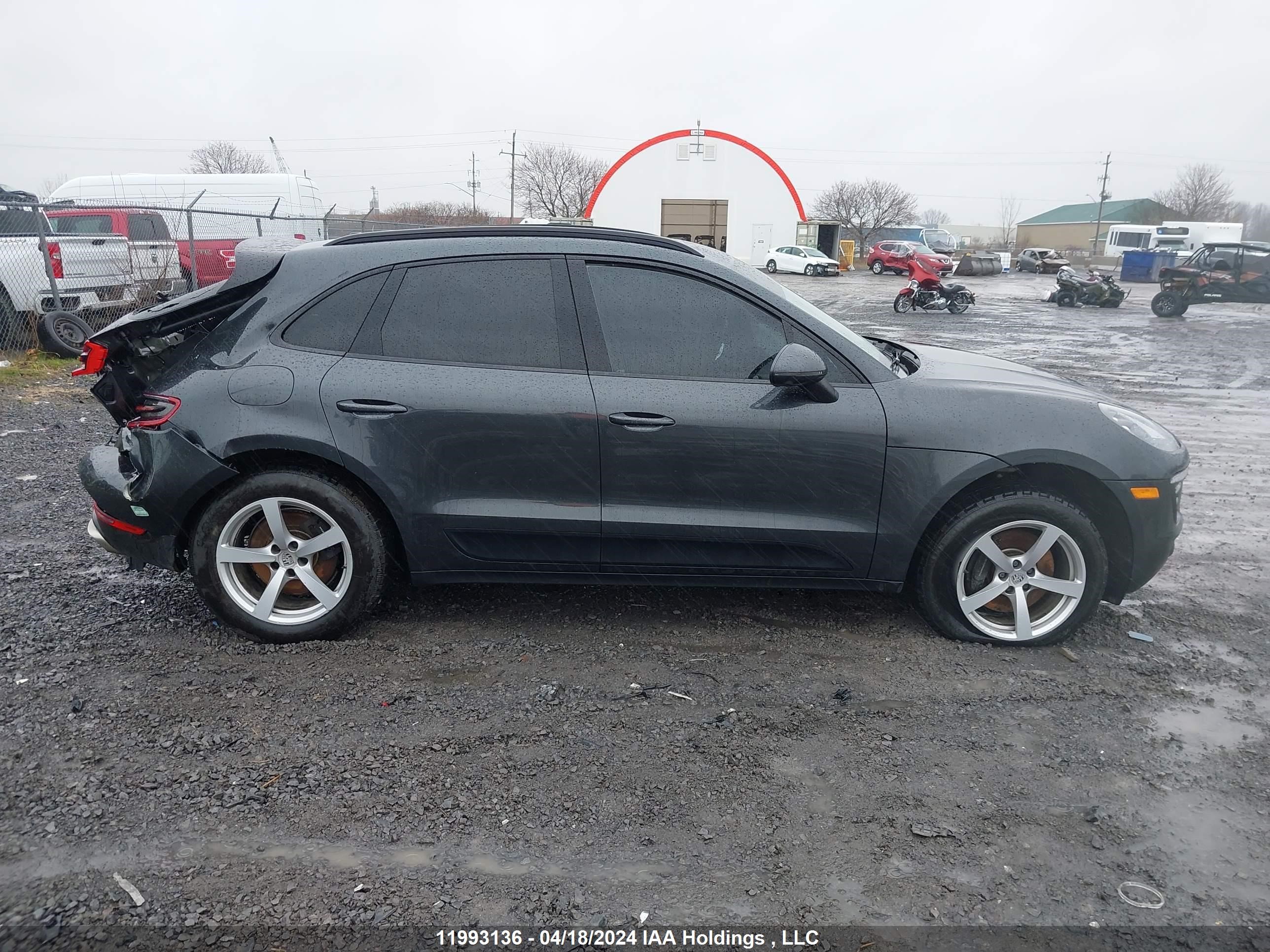 Photo 12 VIN: WP1AA2A51JLB12084 - PORSCHE MACAN 