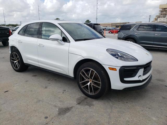 Photo 3 VIN: WP1AA2A51RLB15983 - PORSCHE MACAN BASE 