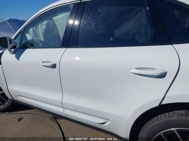 Photo 13 VIN: WP1AA2A53RLB00787 - PORSCHE MACAN 