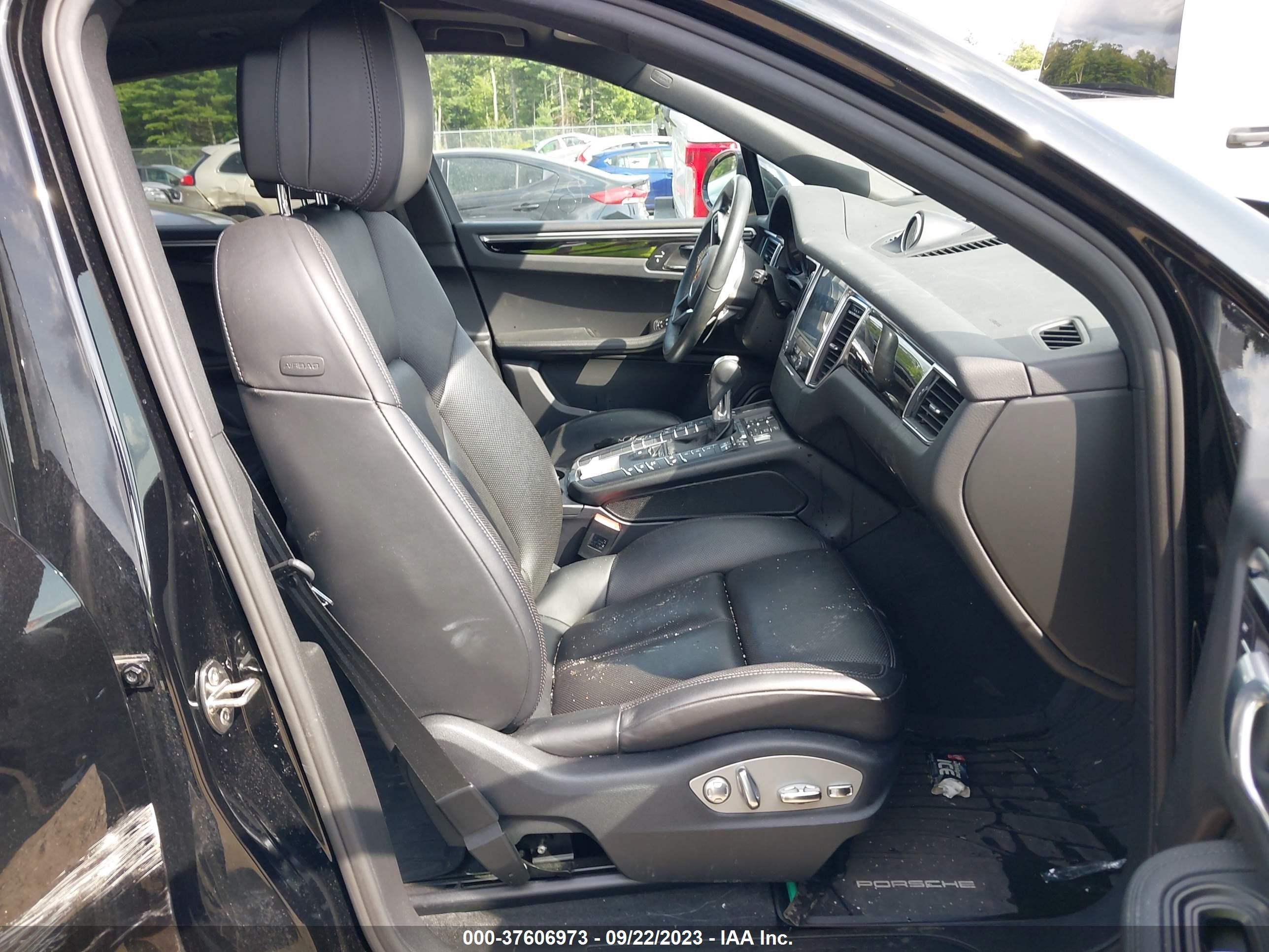 Photo 4 VIN: WP1AA2A56JLB01713 - PORSCHE MACAN 