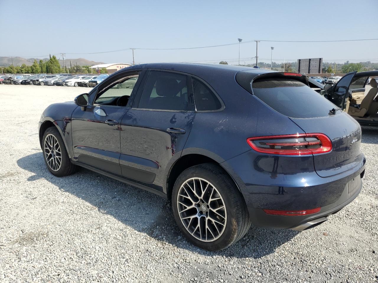 Photo 1 VIN: WP1AA2A56JLB21735 - PORSCHE MACAN 