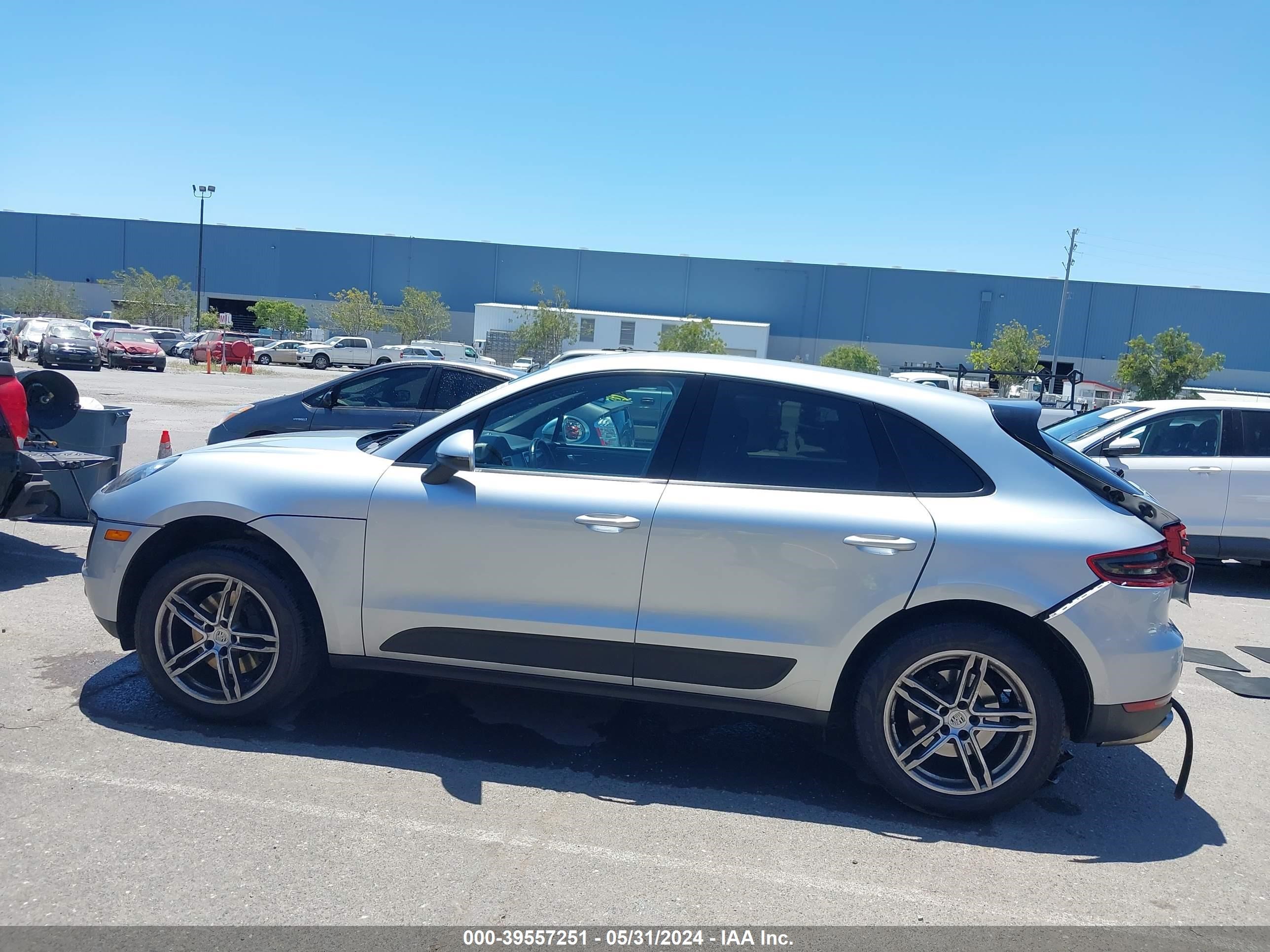 Photo 12 VIN: WP1AA2A57HLB05165 - PORSCHE MACAN 