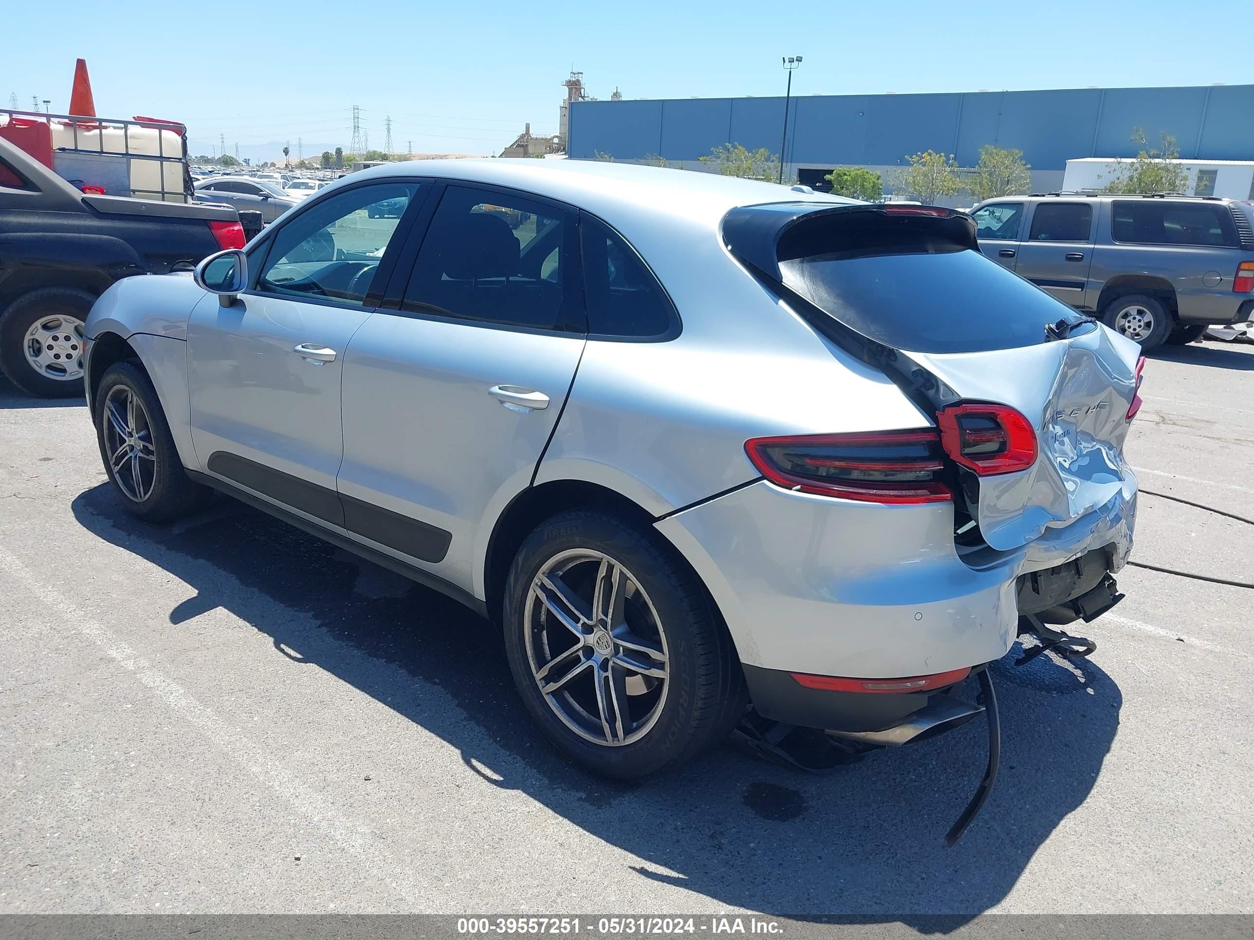 Photo 2 VIN: WP1AA2A57HLB05165 - PORSCHE MACAN 