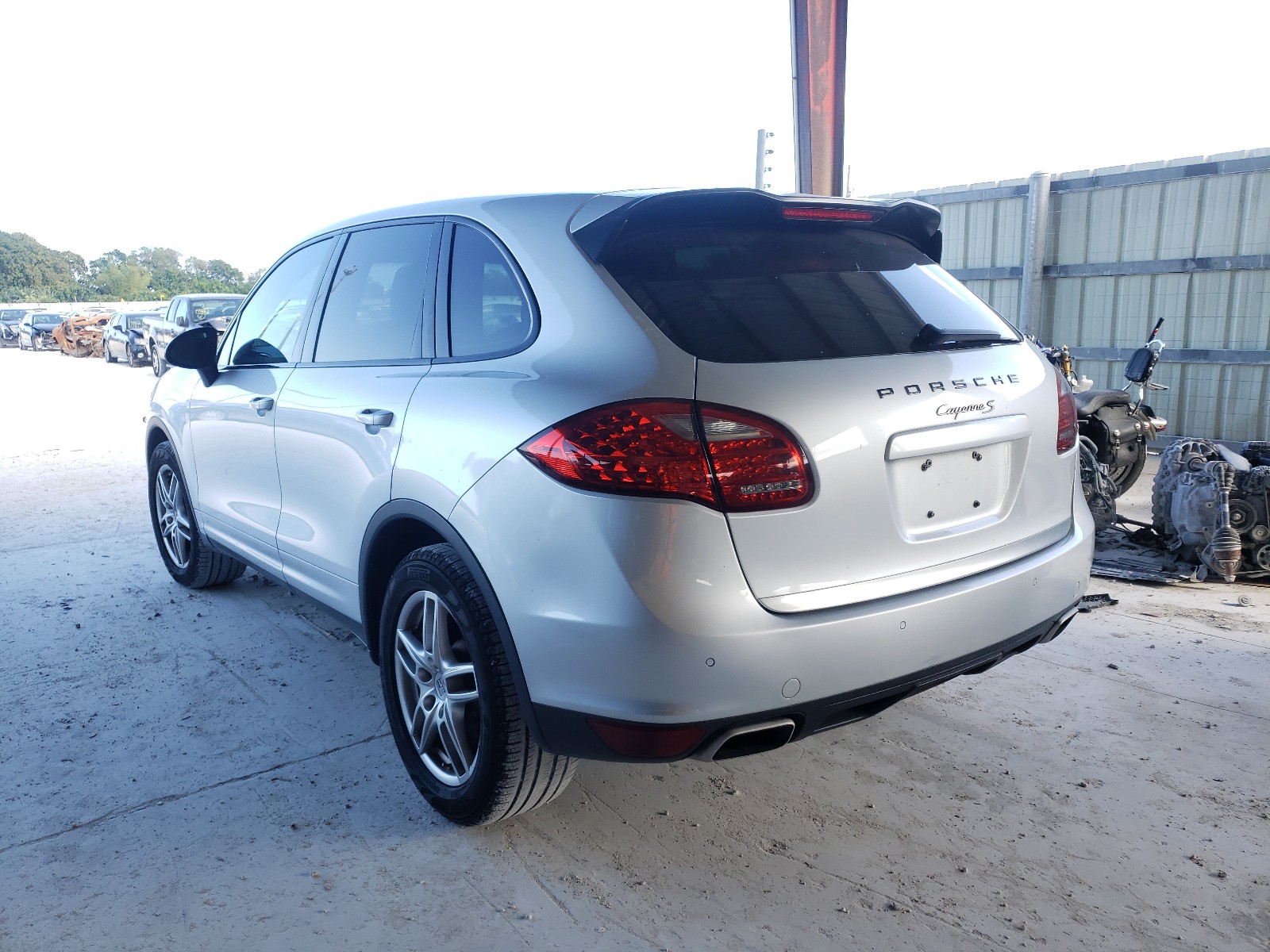 Photo 2 VIN: WP1AB2A26BLA43395 - PORSCHE CAYENNE S 