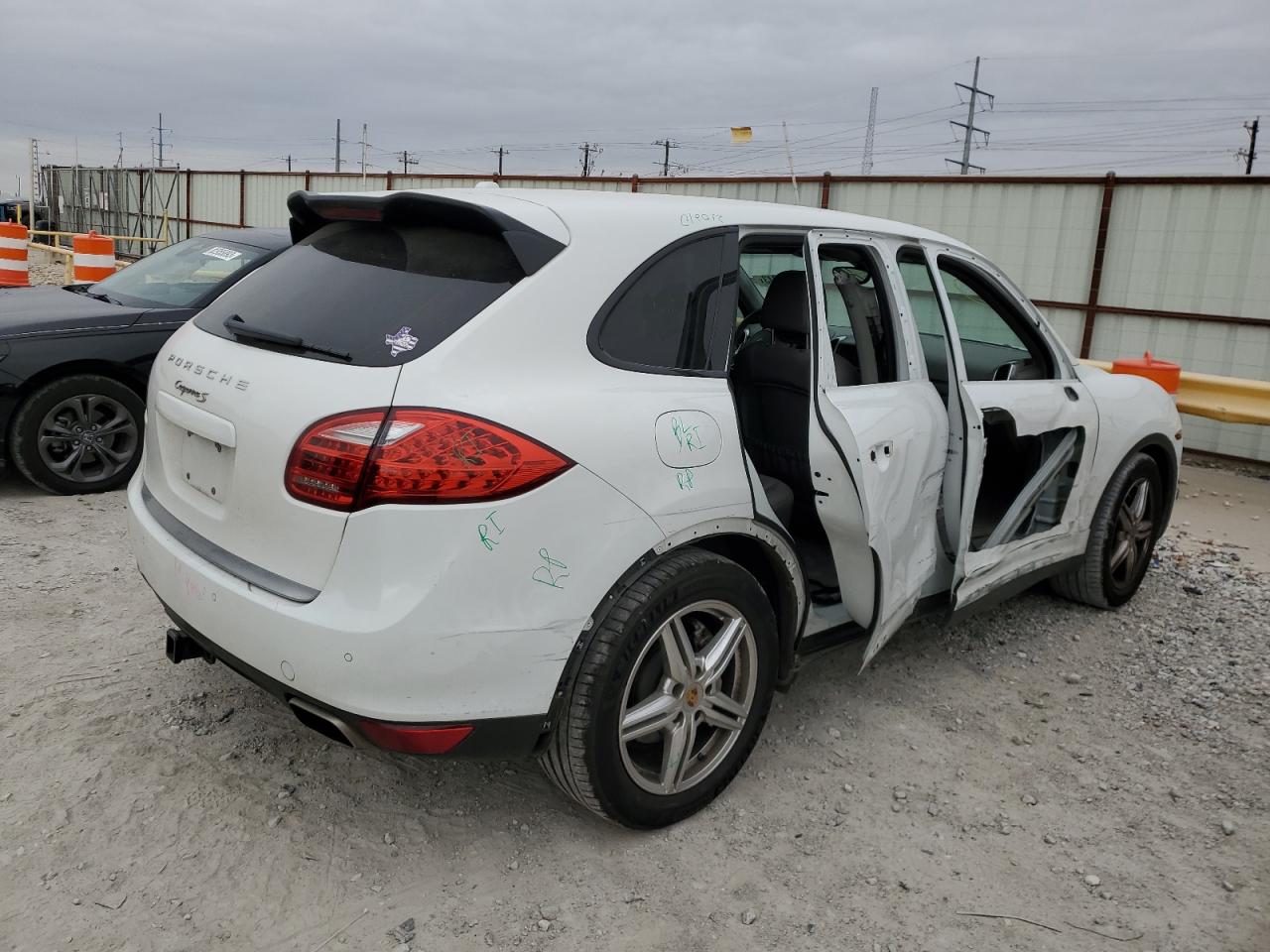 Photo 2 VIN: WP1AB2A28ELA58887 - PORSCHE CAYENNE 