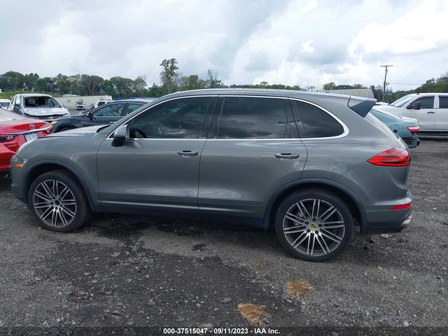 Photo 11 VIN: WP1AB2A28HLA50261 - PORSCHE CAYENNE 