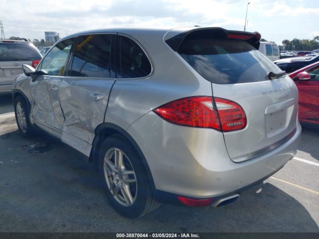 Photo 2 VIN: WP1AB2A29CLA51668 - PORSCHE CAYENNE 