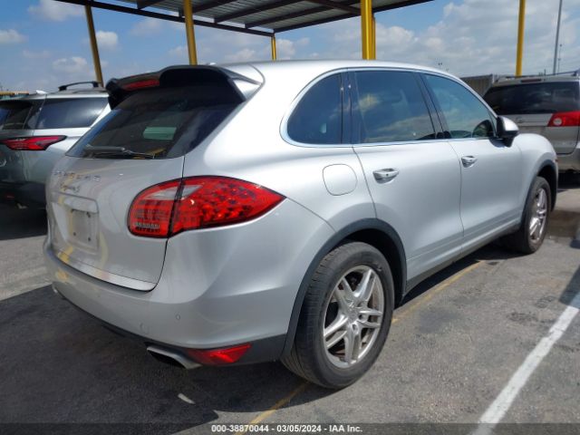 Photo 3 VIN: WP1AB2A29CLA51668 - PORSCHE CAYENNE 