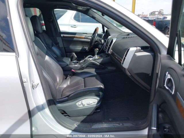 Photo 4 VIN: WP1AB2A29CLA51668 - PORSCHE CAYENNE 