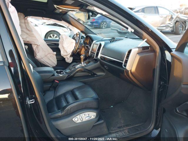 Photo 4 VIN: WP1AB2A2XGLA96639 - PORSCHE CAYENNE 