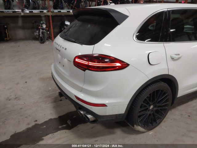 Photo 3 VIN: WP1AB2A2XJLA60828 - PORSCHE CAYENNE 