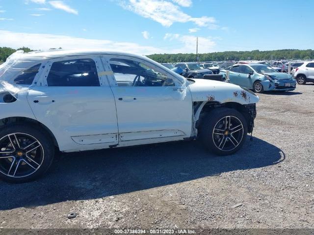 Photo 13 VIN: WP1AB2A53LLB34880 - PORSCHE MACAN 