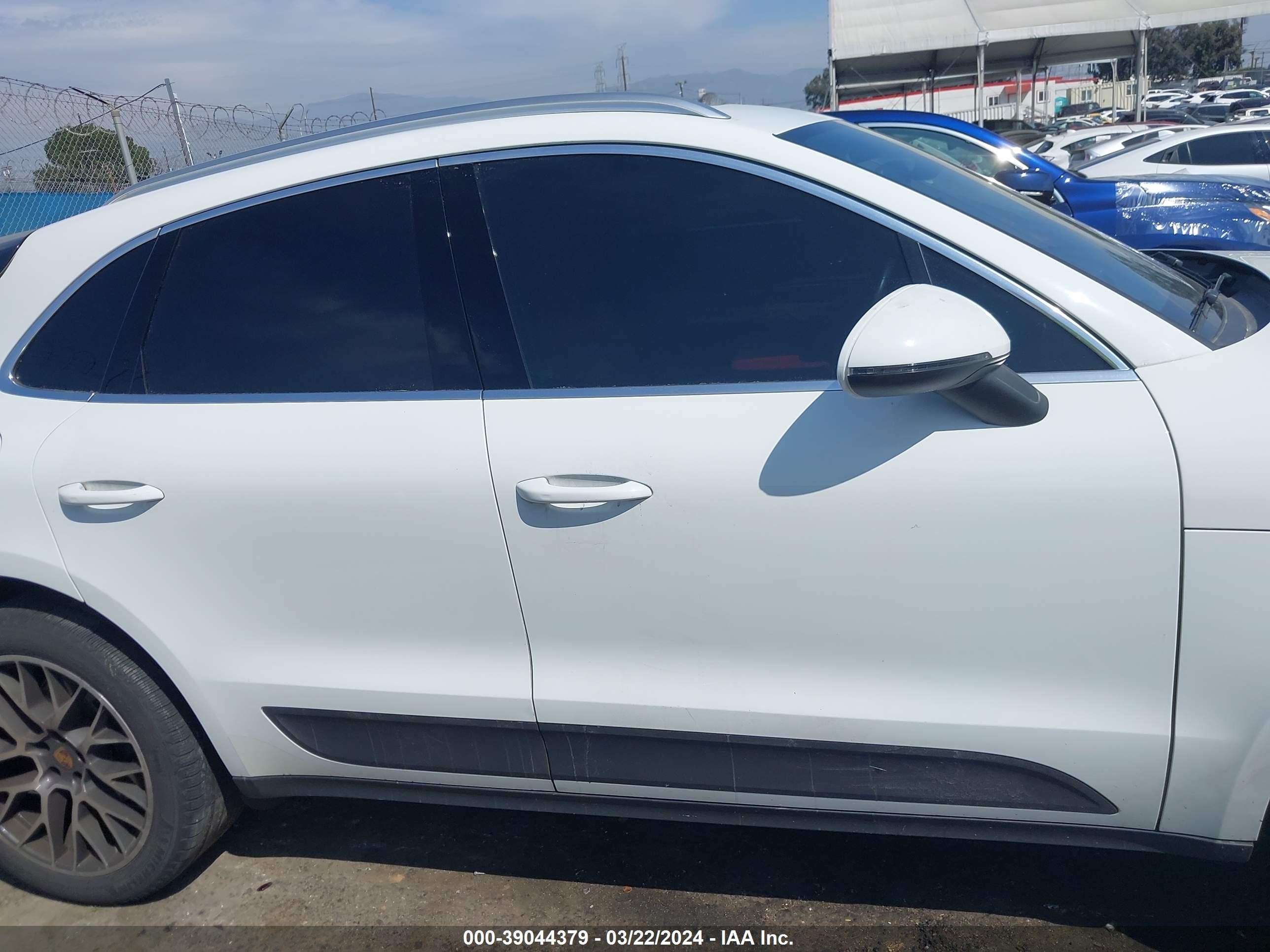 Photo 12 VIN: WP1AB2A56HLB10998 - PORSCHE MACAN 