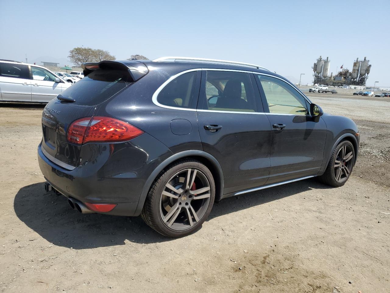 Photo 2 VIN: WP1AC2A23BLA83642 - PORSCHE CAYENNE 