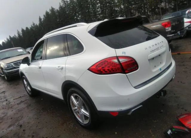 Photo 2 VIN: WP1AE2A22CLA93882 - PORSCHE CAYENNE 