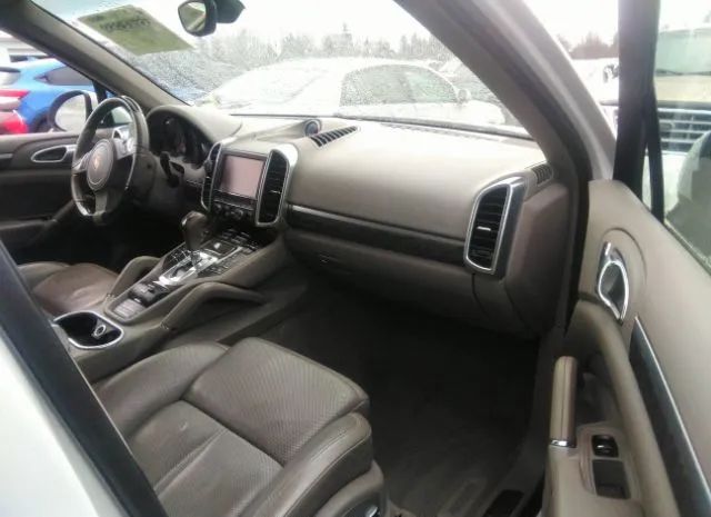 Photo 4 VIN: WP1AE2A22CLA93882 - PORSCHE CAYENNE 