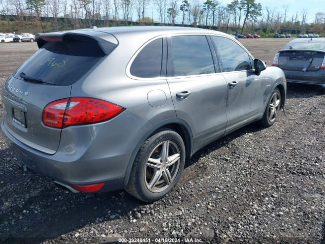 Photo 3 VIN: WP1AE2A22CLA94093 - PORSCHE CAYENNE HYBRID 