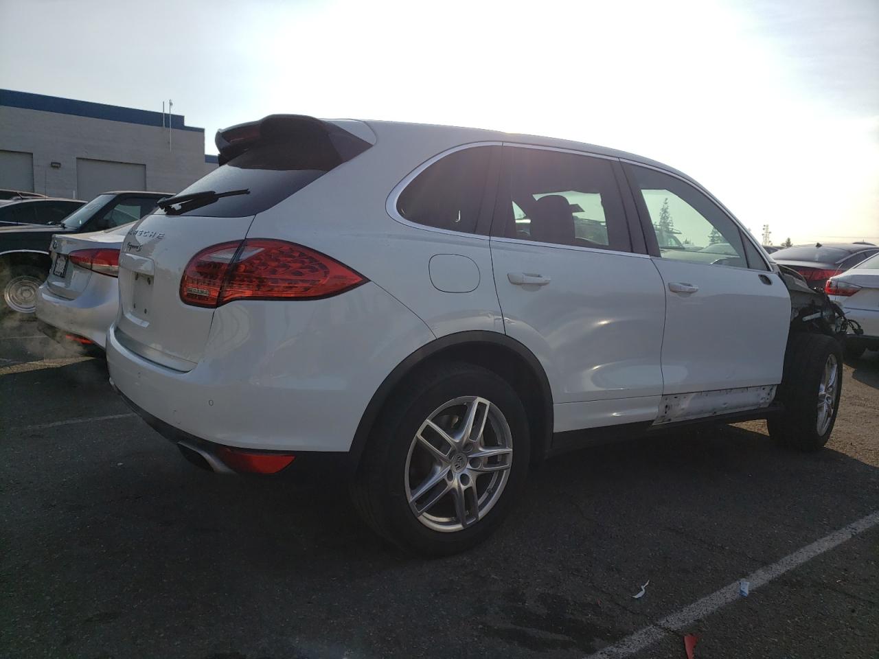 Photo 2 VIN: WP1AE2A24ELA50728 - PORSCHE CAYENNE 