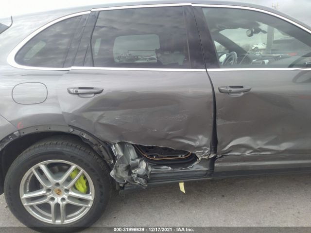 Photo 5 VIN: WP1AE2A28GLA17136 - PORSCHE CAYENNE 