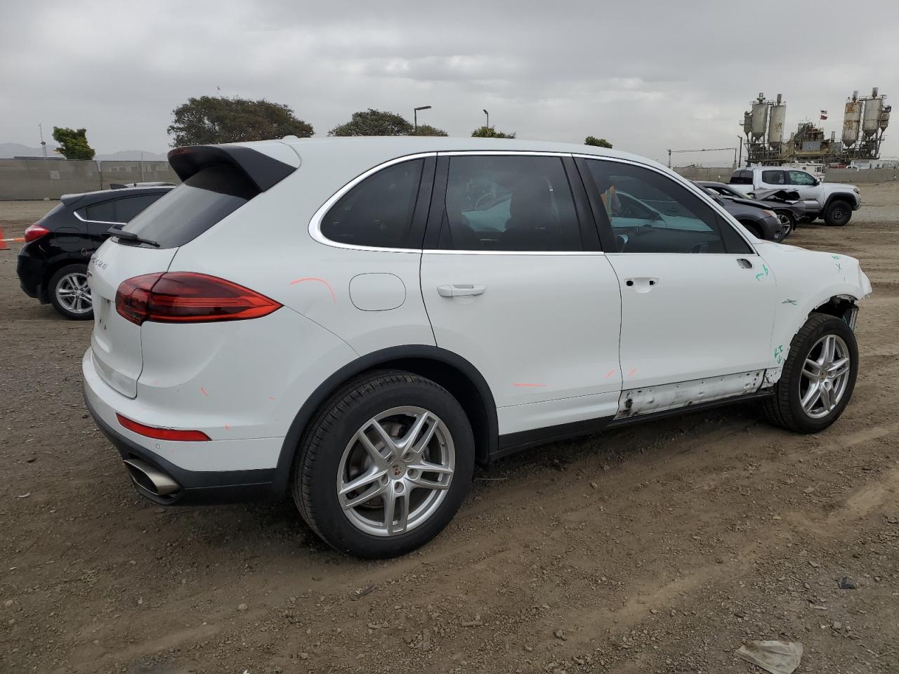 Photo 2 VIN: WP1AF2A25GLA40743 - PORSCHE CAYENNE 