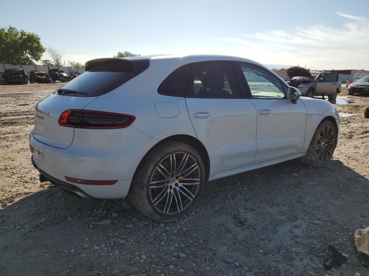 Photo 2 VIN: WP1AF2A51HLB60616 - PORSCHE MACAN 