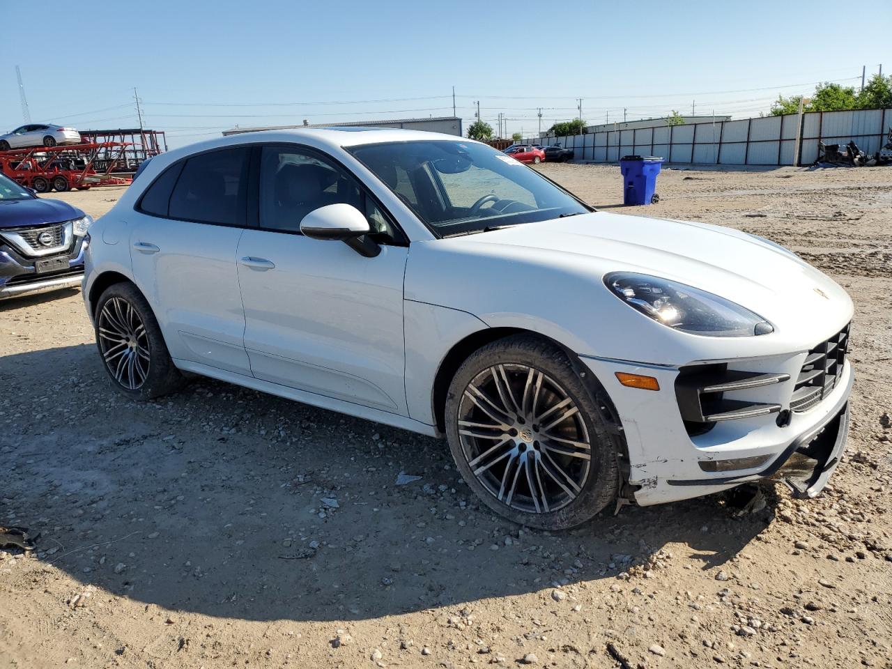 Photo 3 VIN: WP1AF2A51HLB60616 - PORSCHE MACAN 