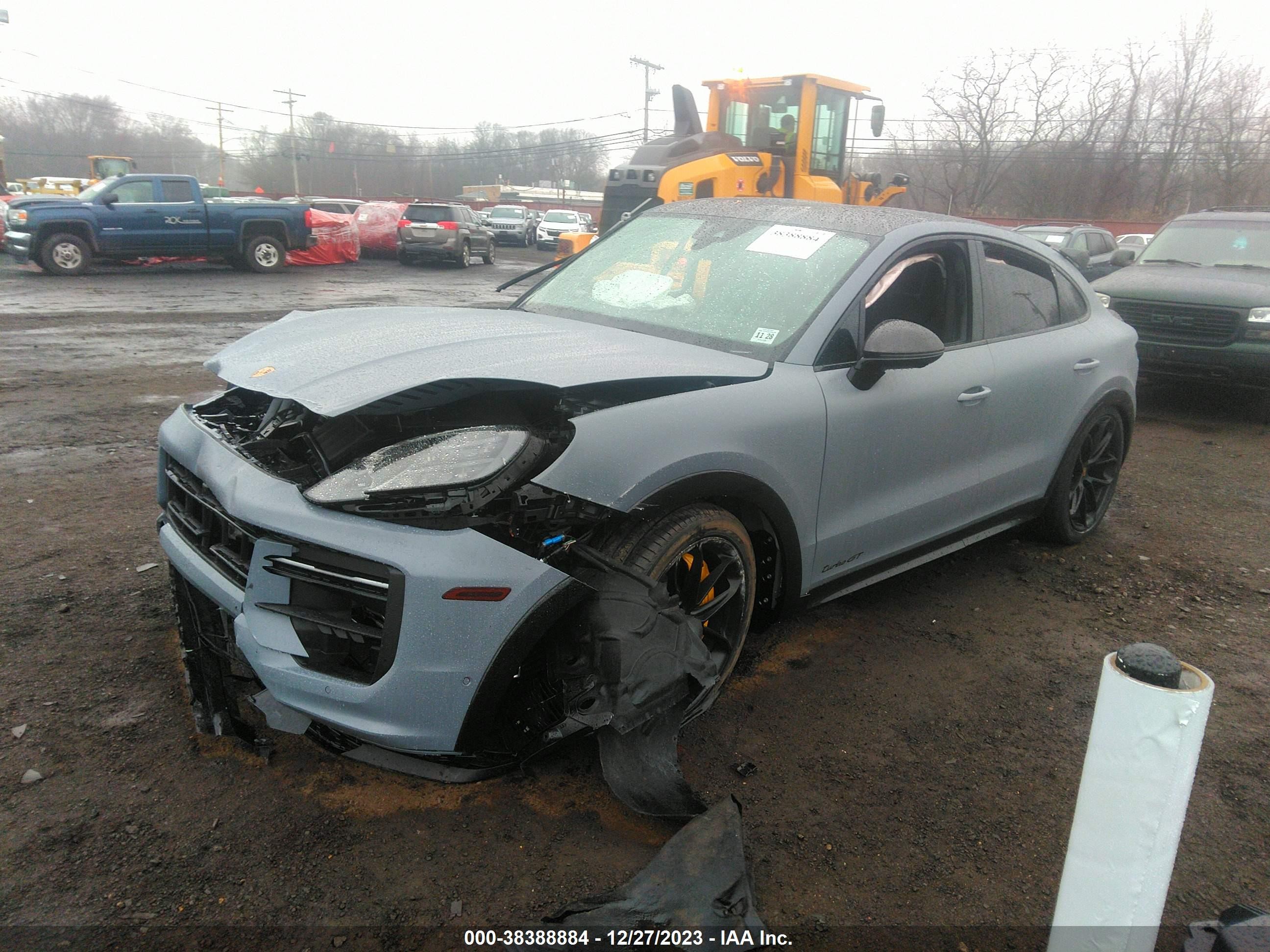 Photo 1 VIN: WP1BK2AY2RDA72437 - PORSCHE CAYENNE COUPE 