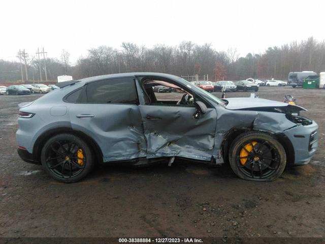 Photo 12 VIN: WP1BK2AY2RDA72437 - PORSCHE CAYENNE COUPE 