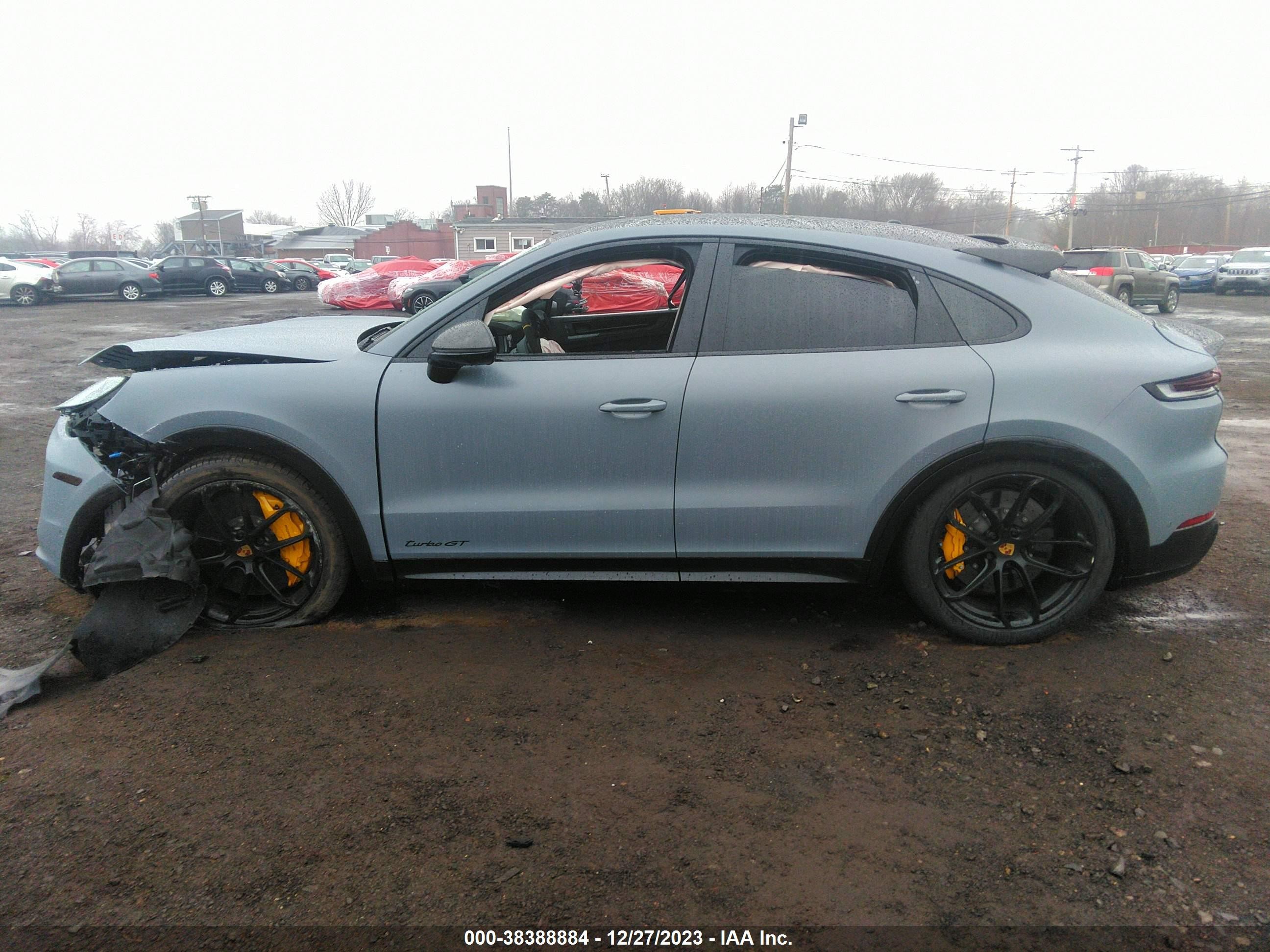 Photo 13 VIN: WP1BK2AY2RDA72437 - PORSCHE CAYENNE COUPE 