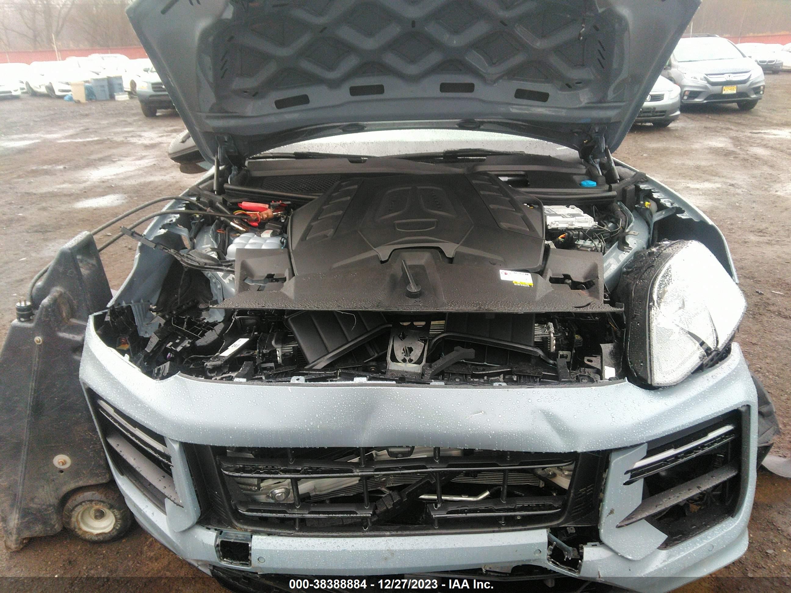 Photo 9 VIN: WP1BK2AY2RDA72437 - PORSCHE CAYENNE COUPE 