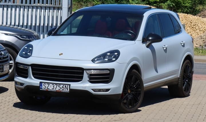 Photo 2 VIN: WP1ZZZ92ZFLA82880 - PORSCHE CAYENNE SUV 