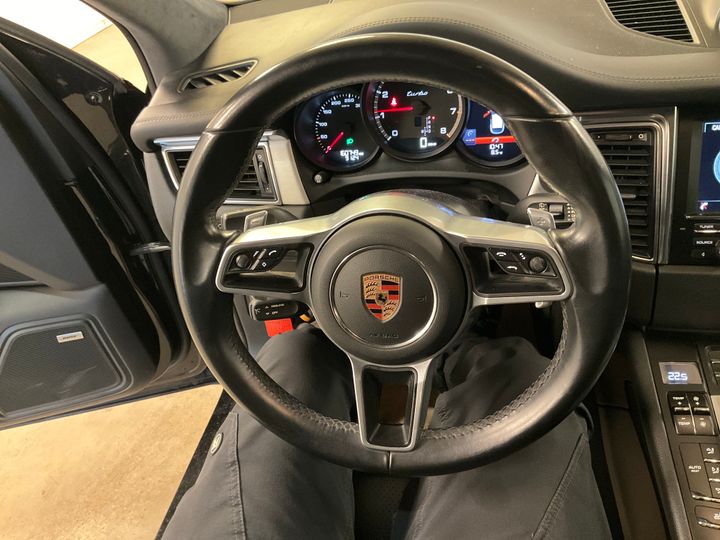 Photo 8 VIN: WP1ZZZ95ZELB90210 - PORSCHE MACAN 