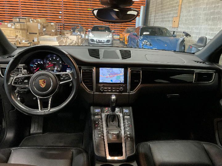 Photo 24 VIN: WP1ZZZ95ZJLB33074 - PORSCHE MACAN SUV 