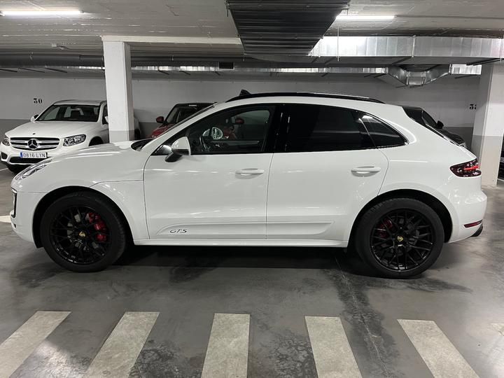 Photo 1 VIN: WP1ZZZ95ZJLB71060 - PORSCHE MACAN SUV 