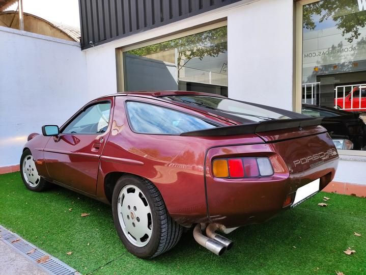 Photo 4 VIN: WPOZZZ92ZFS840819 - PORSCHE 928 COUPE 