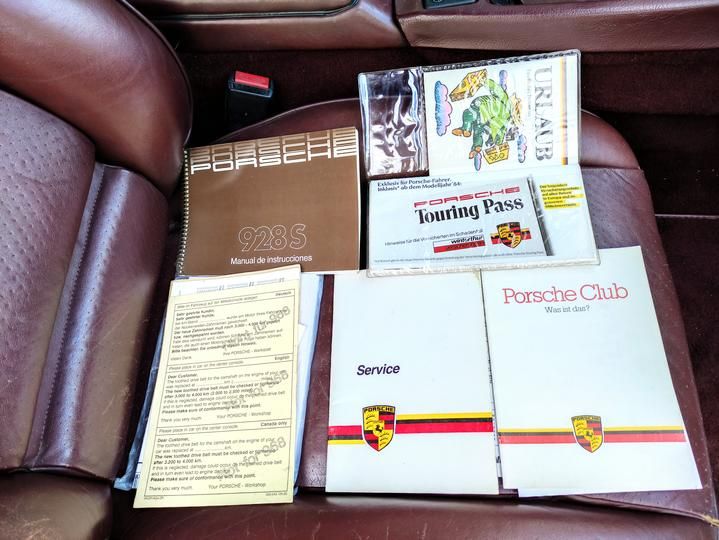 Photo 6 VIN: WPOZZZ92ZFS840819 - PORSCHE 928 COUPE 