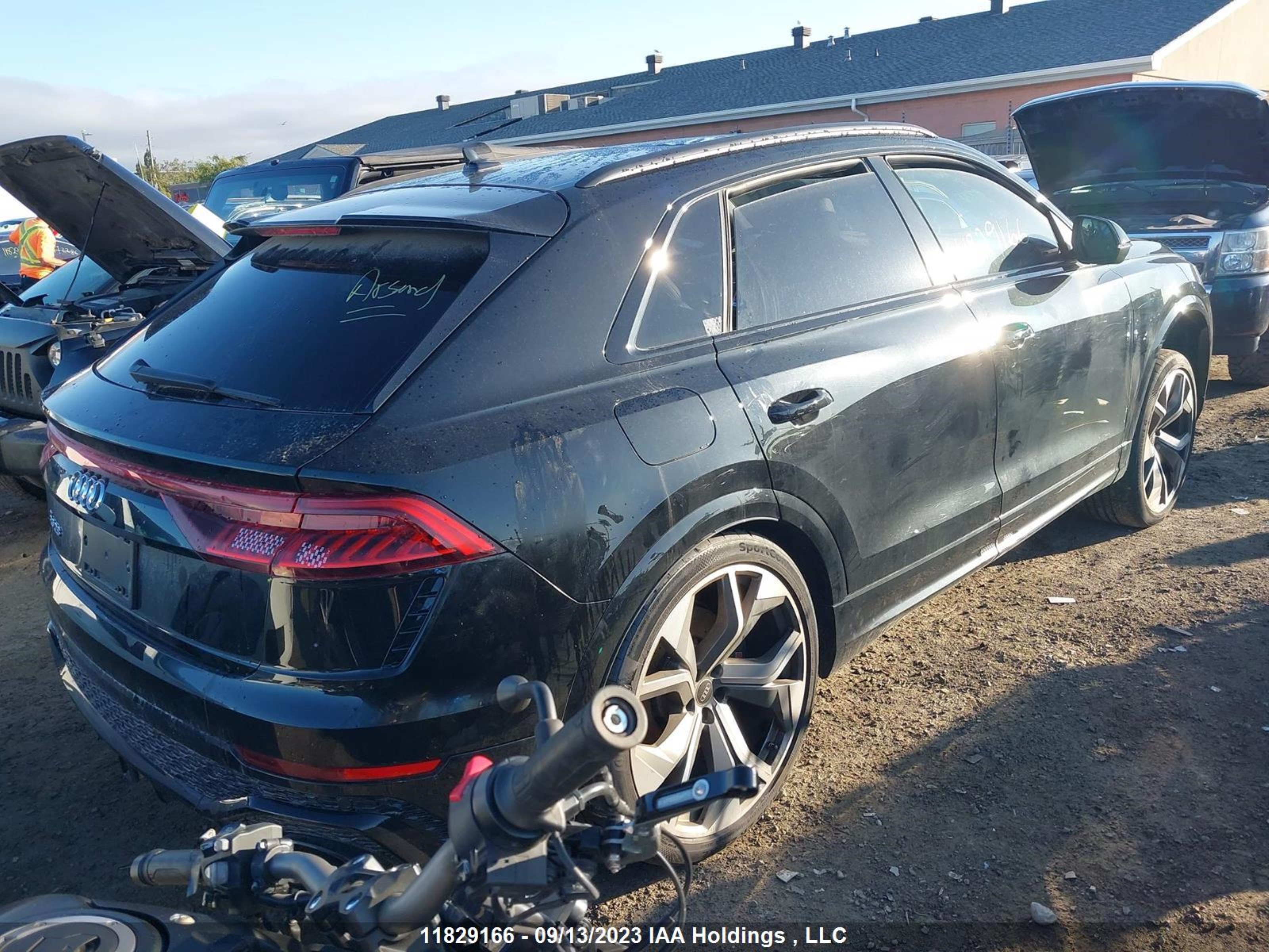 Photo 3 VIN: WU1ARBF11ND024008 - AUDI RS Q8 