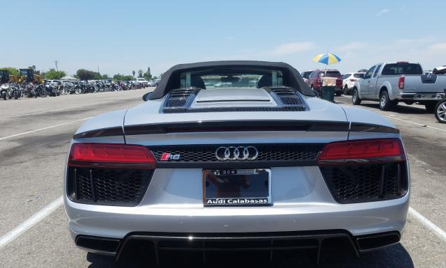 Photo 5 VIN: WUA4BCFX6J7902245 - AUDI R8 SPYDER 