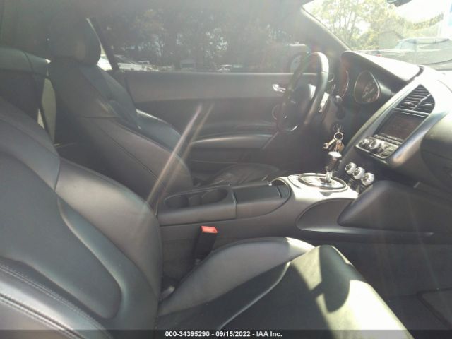 Photo 4 VIN: WUAANAFG4BN000558 - AUDI R8 