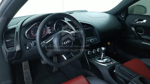 Photo 15 VIN: WUAANB42XCN000529 - AUDI R8 