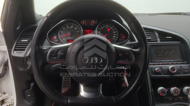 Photo 14 VIN: WUAAU24268N004412 - AUDI R8 